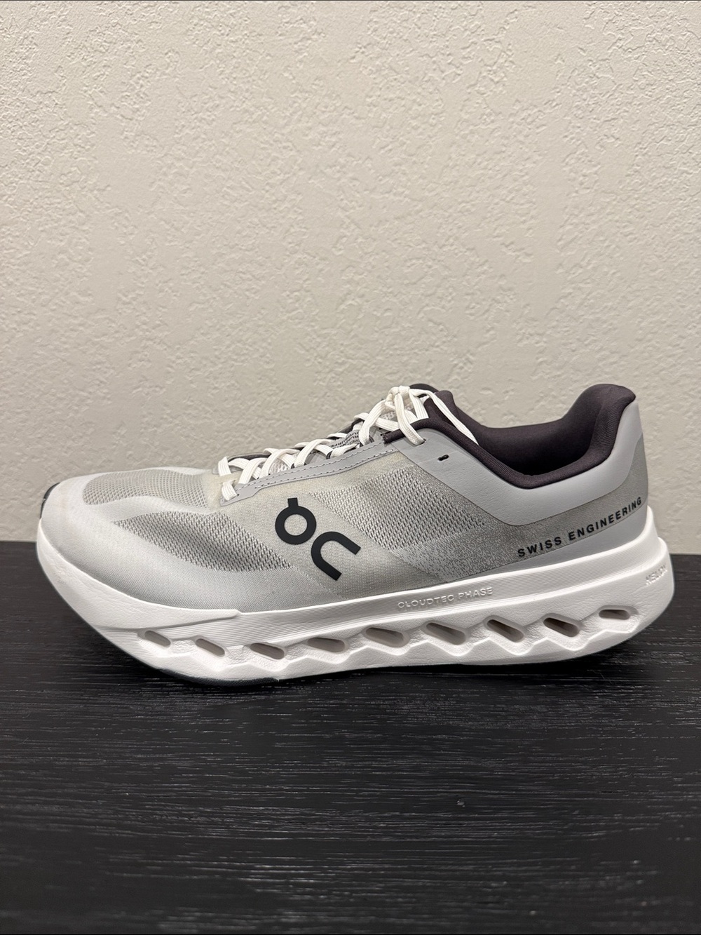 On Cloud Running Men’s Size 12 Cloudtec Helion Phase Training Shoe Gray & White